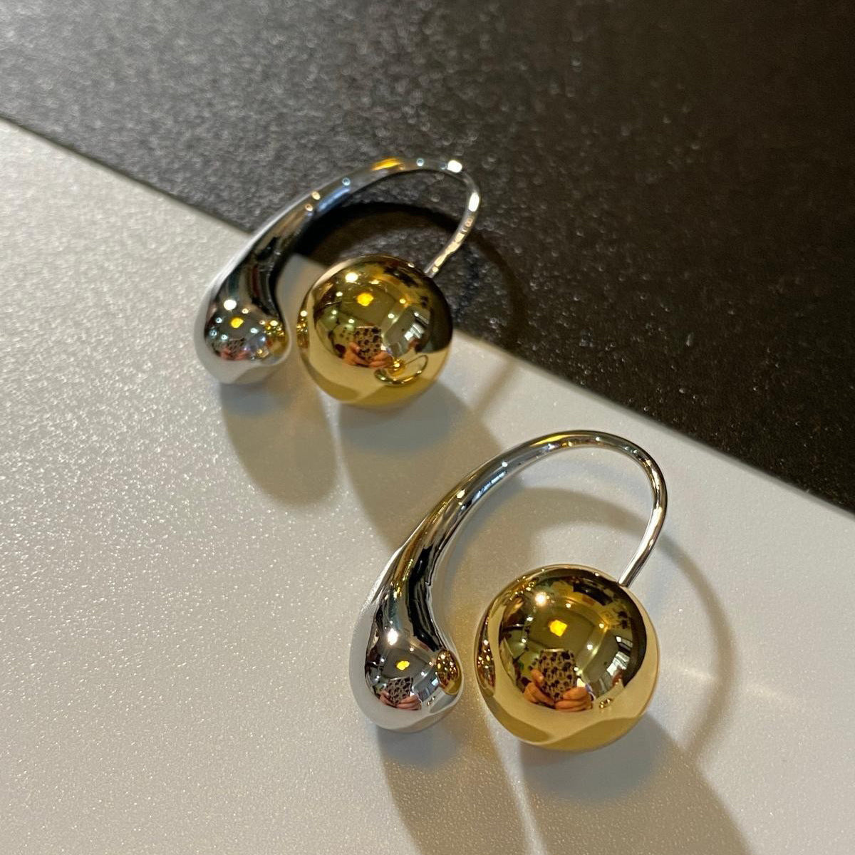 Contrast Color Metal Gilded Ear Studs