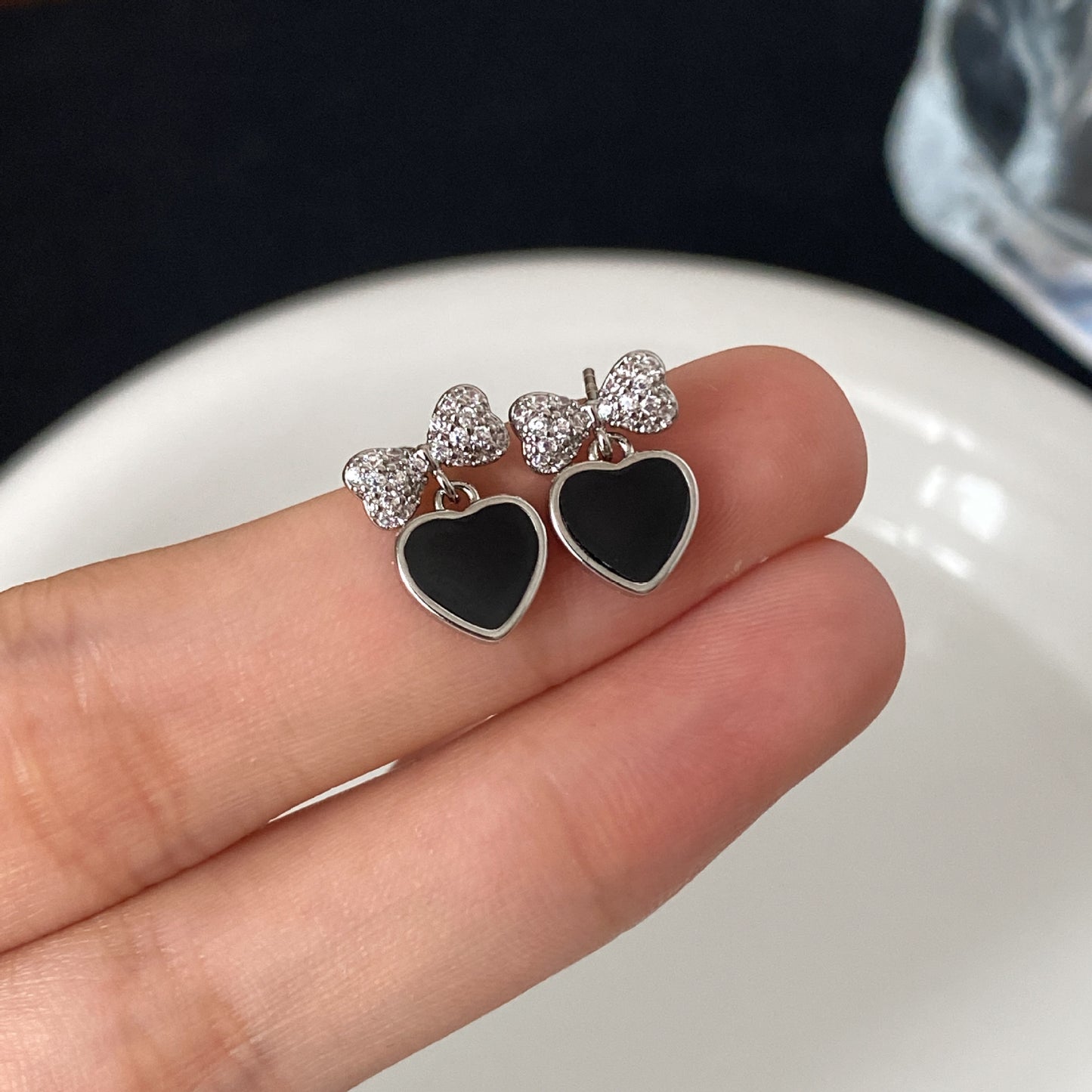 Zirconia Black Inlay Heart Earrings