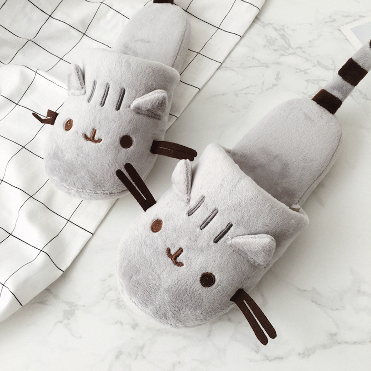 Cat plush slippers