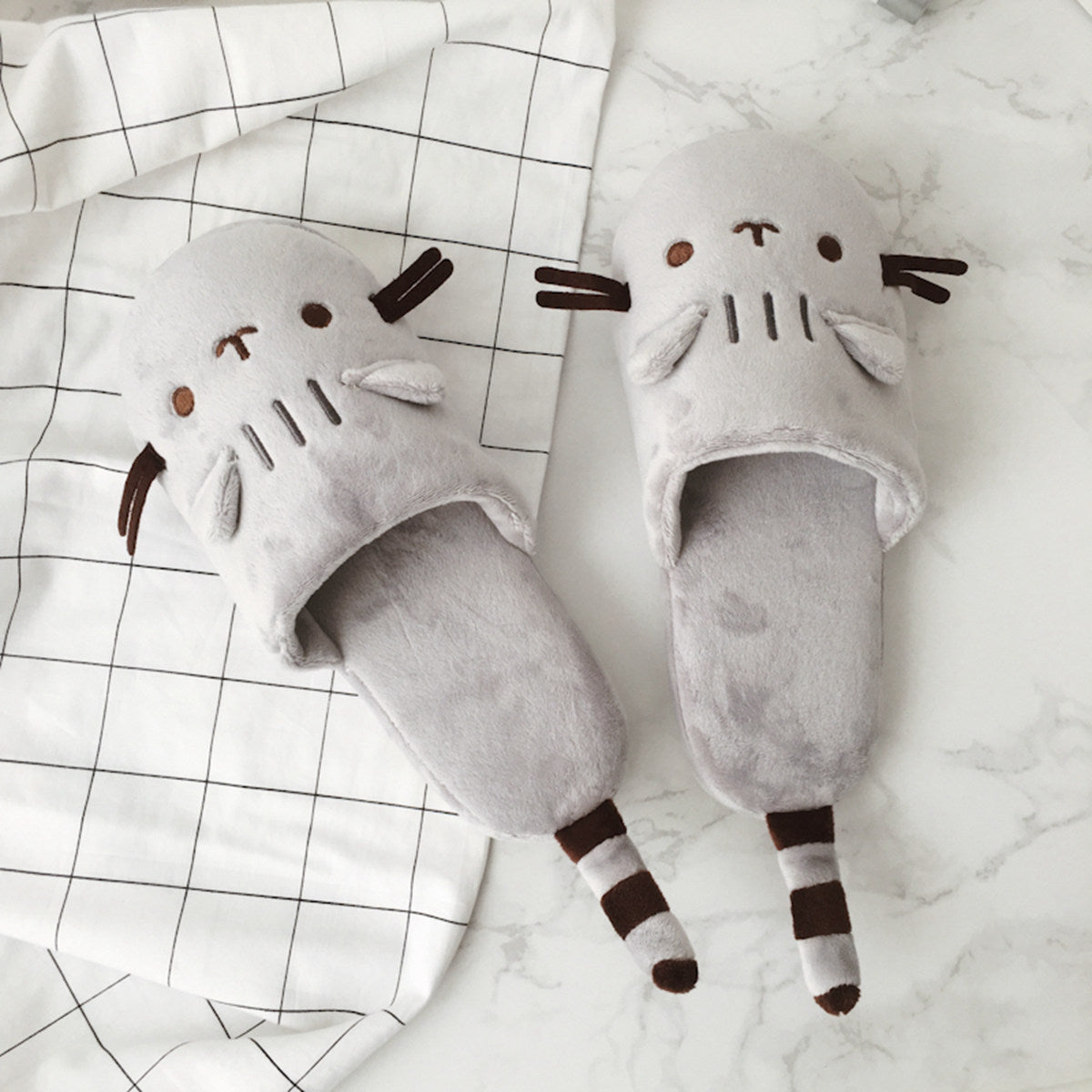 Cat plush slippers