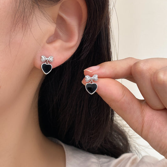Zirconia Black Inlay Heart Earrings